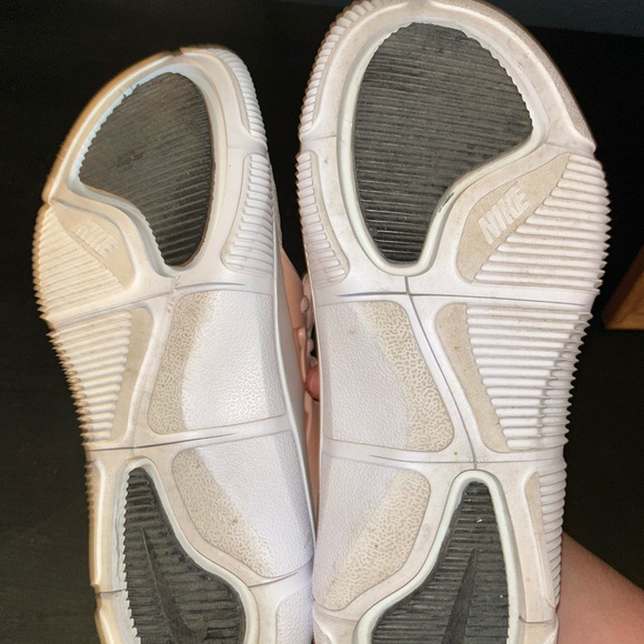 Nike Acalme - Picture 3 of 4